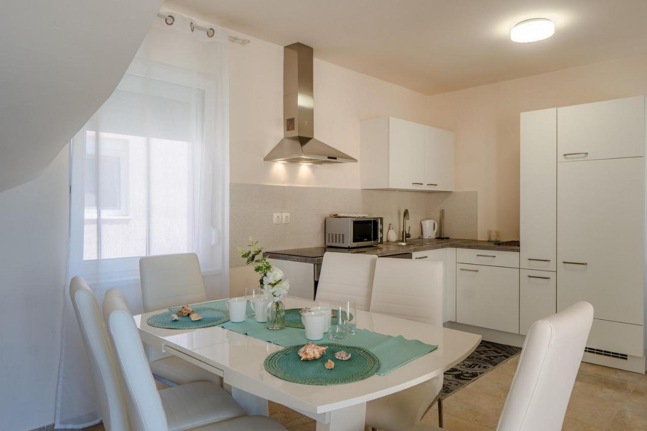 Apartment Sum Mora