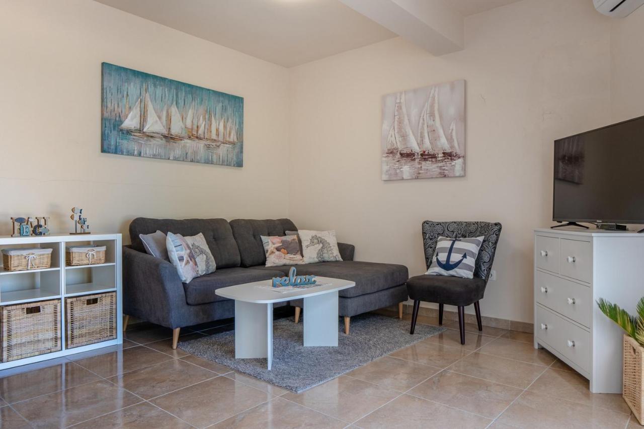Apartment Sum Mora