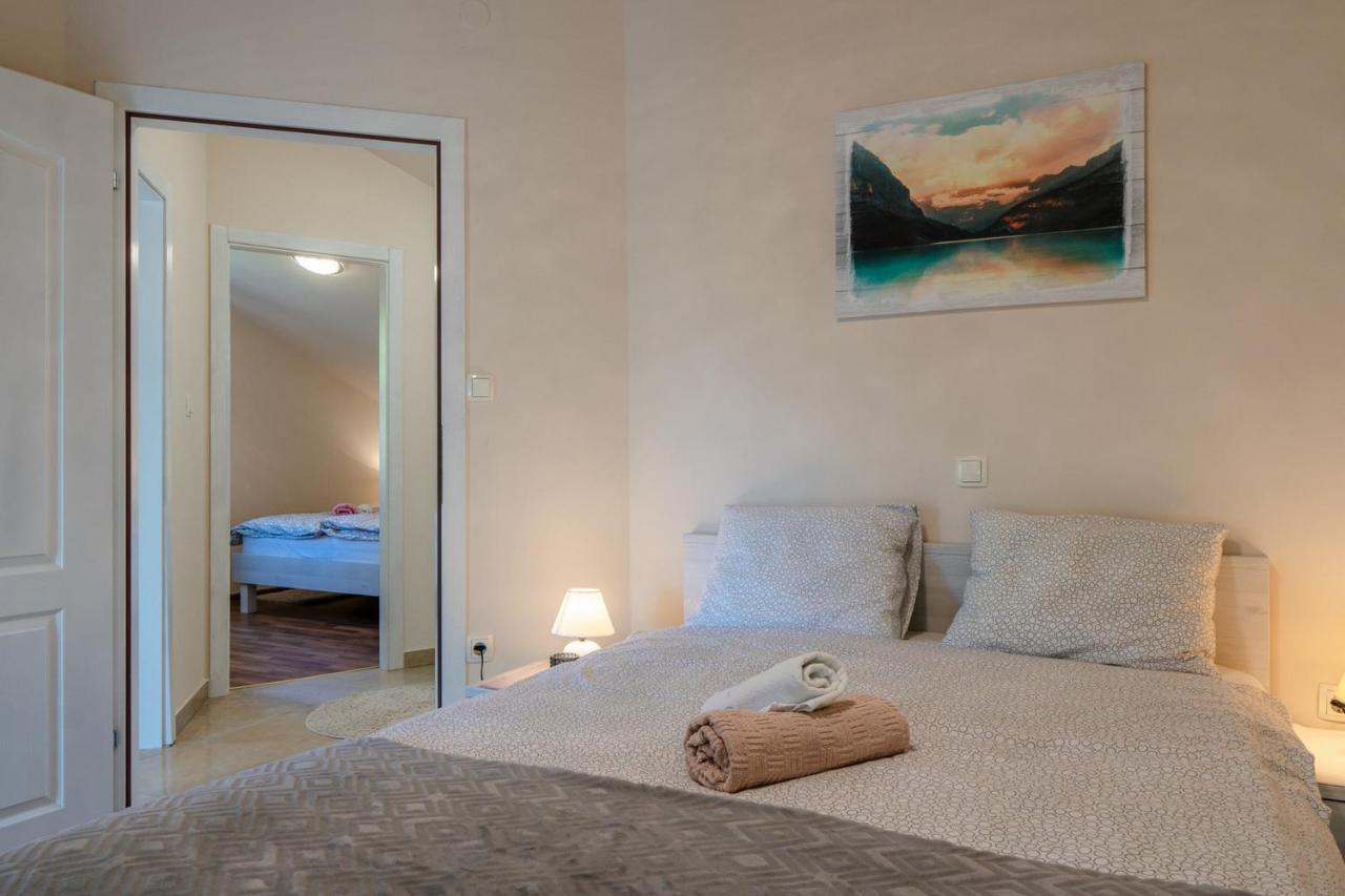 Apartment Sum Mora *