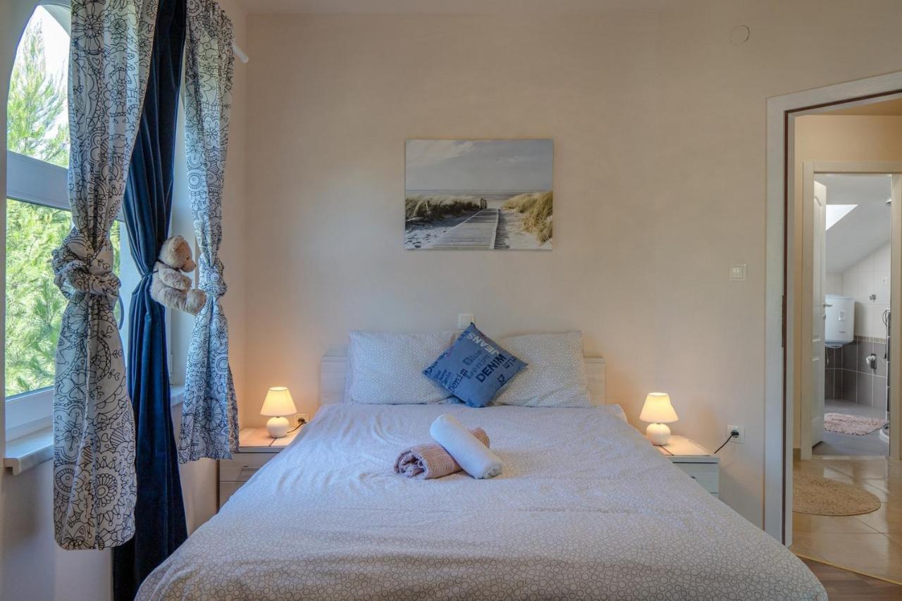 Apartment Sum Mora *