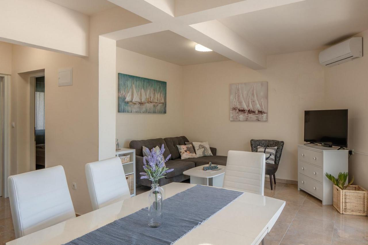 Apartment Sum Mora