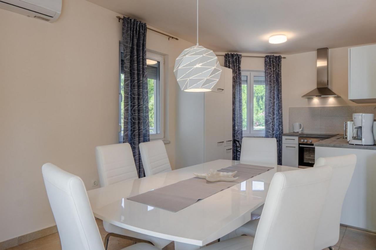Sum Mora Apartment Vir